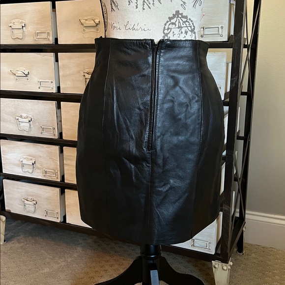Vintage Y2K Wilson’s Black Leather Mini Skirt - Picture 3 of 10